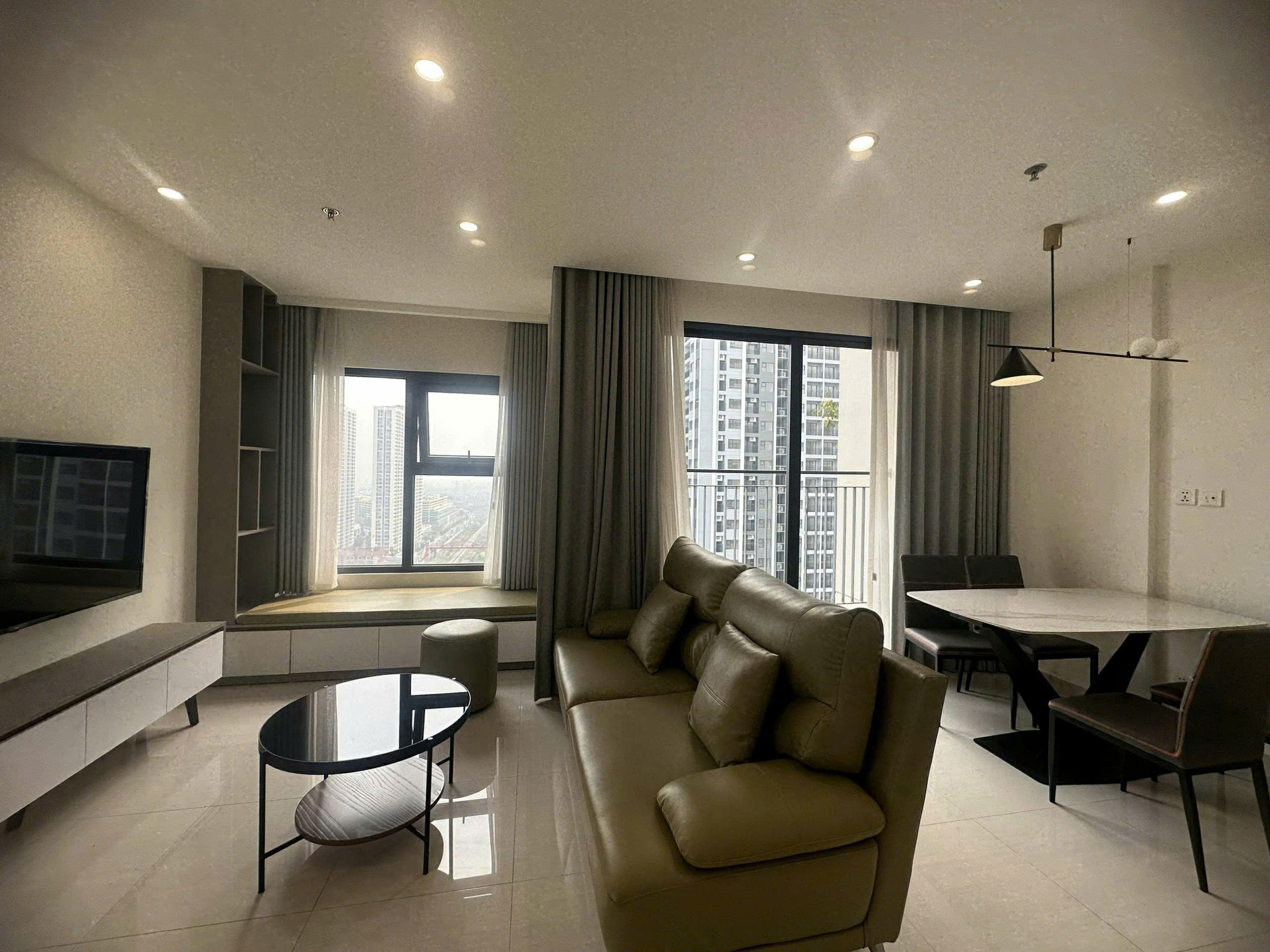 Cho thuê căn hộ 2 ngủ ở Vinhomes smart city