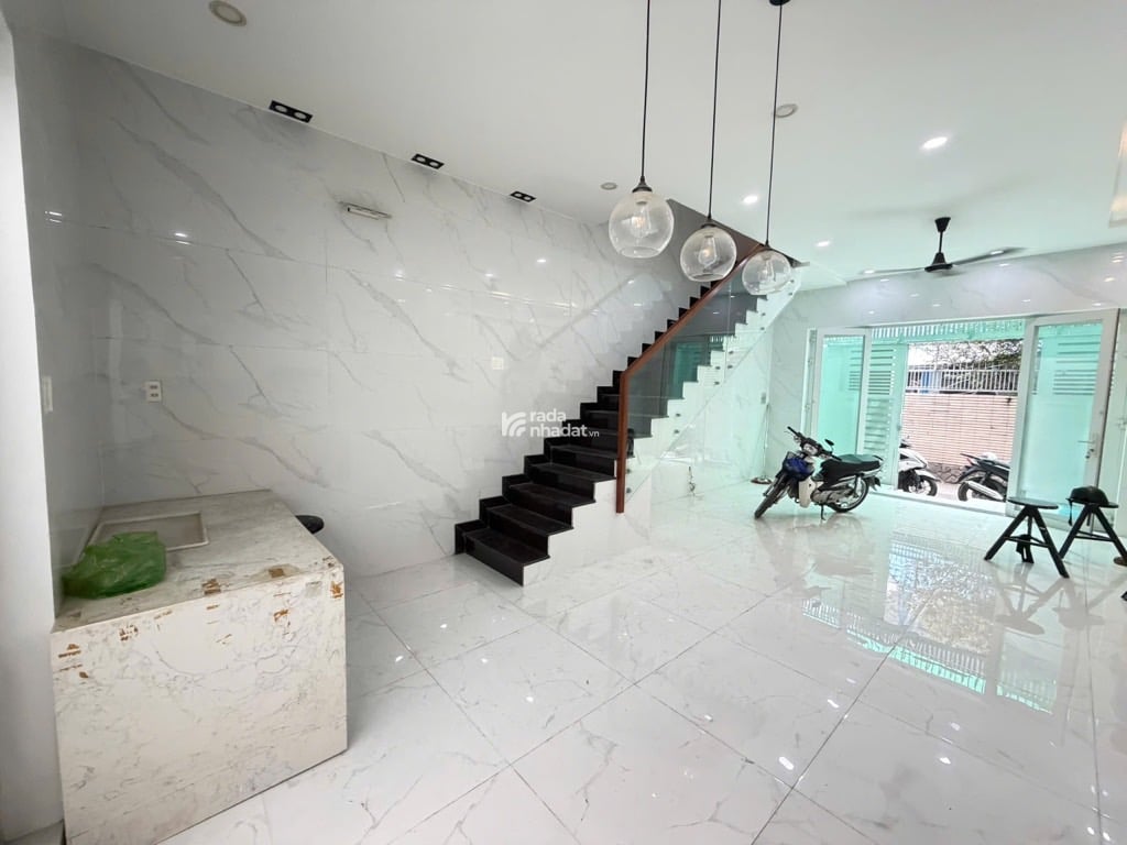 HXH BÀNH VĂN TRÂN, TÂN BÌNH, 5.3M BỀ NGANG. CÓ KC Ở NGAY. GIẢM 350TR CHỈ 10.3T TL 