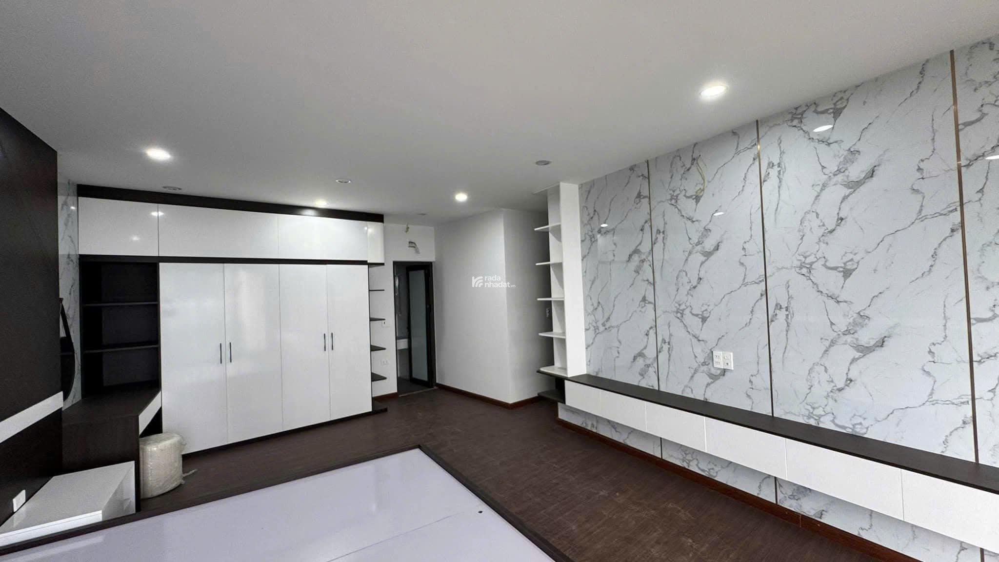 Ngõ Gốc Đề mặt phố xe tải tránh bán nhà 71m2 giá 24,5 tỷ