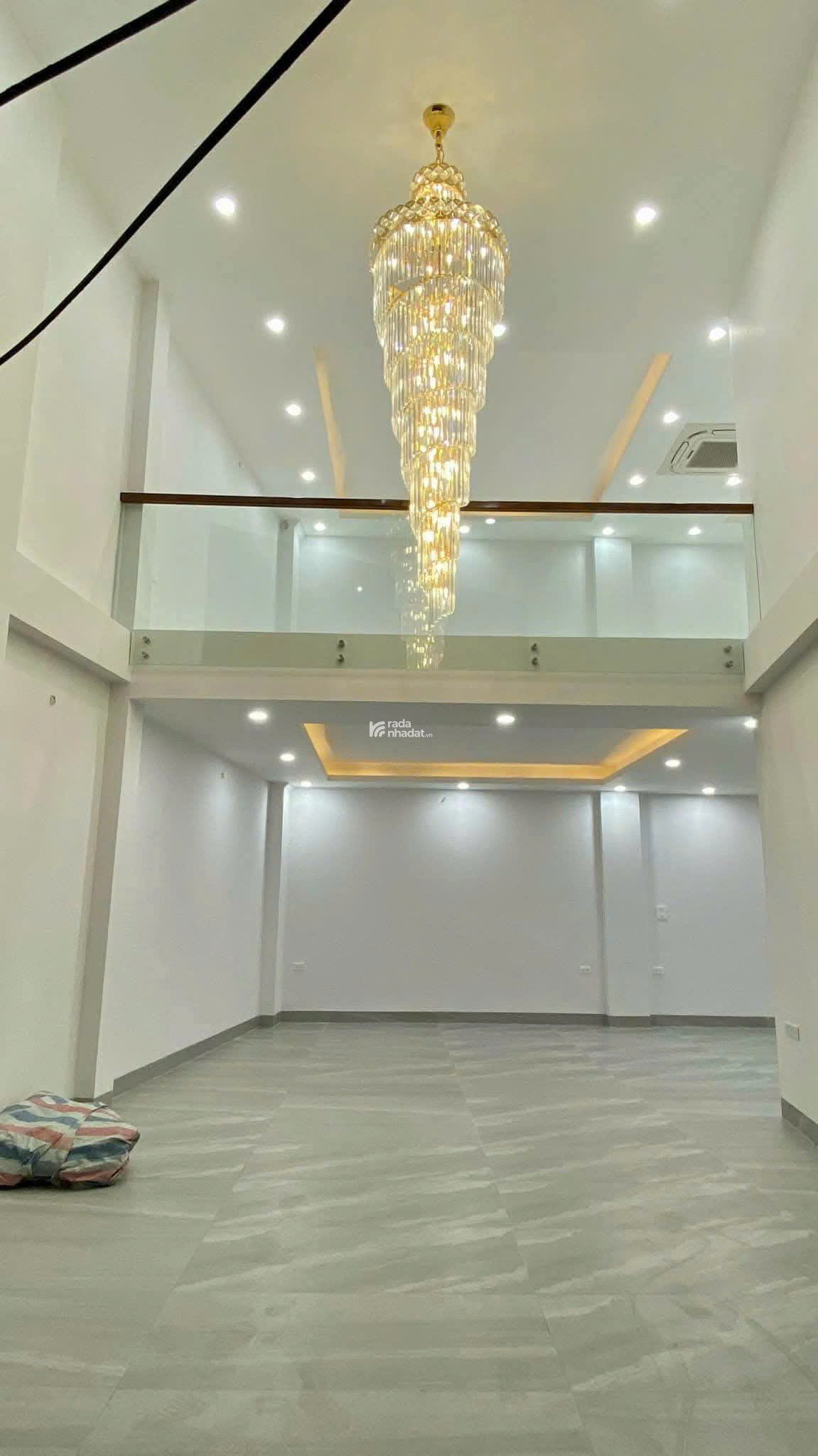 Ngõ Gốc Đề mặt phố xe tải tránh bán nhà 71m2 giá 24,5 tỷ