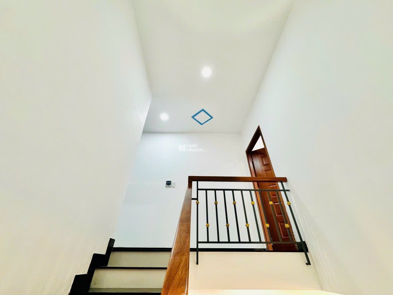 Xoay vốn bán gấp 64m2, Dương Quảng Hàm, P5, Gò Vấp, hẻm xe hơi 5.5m, sổ riêng