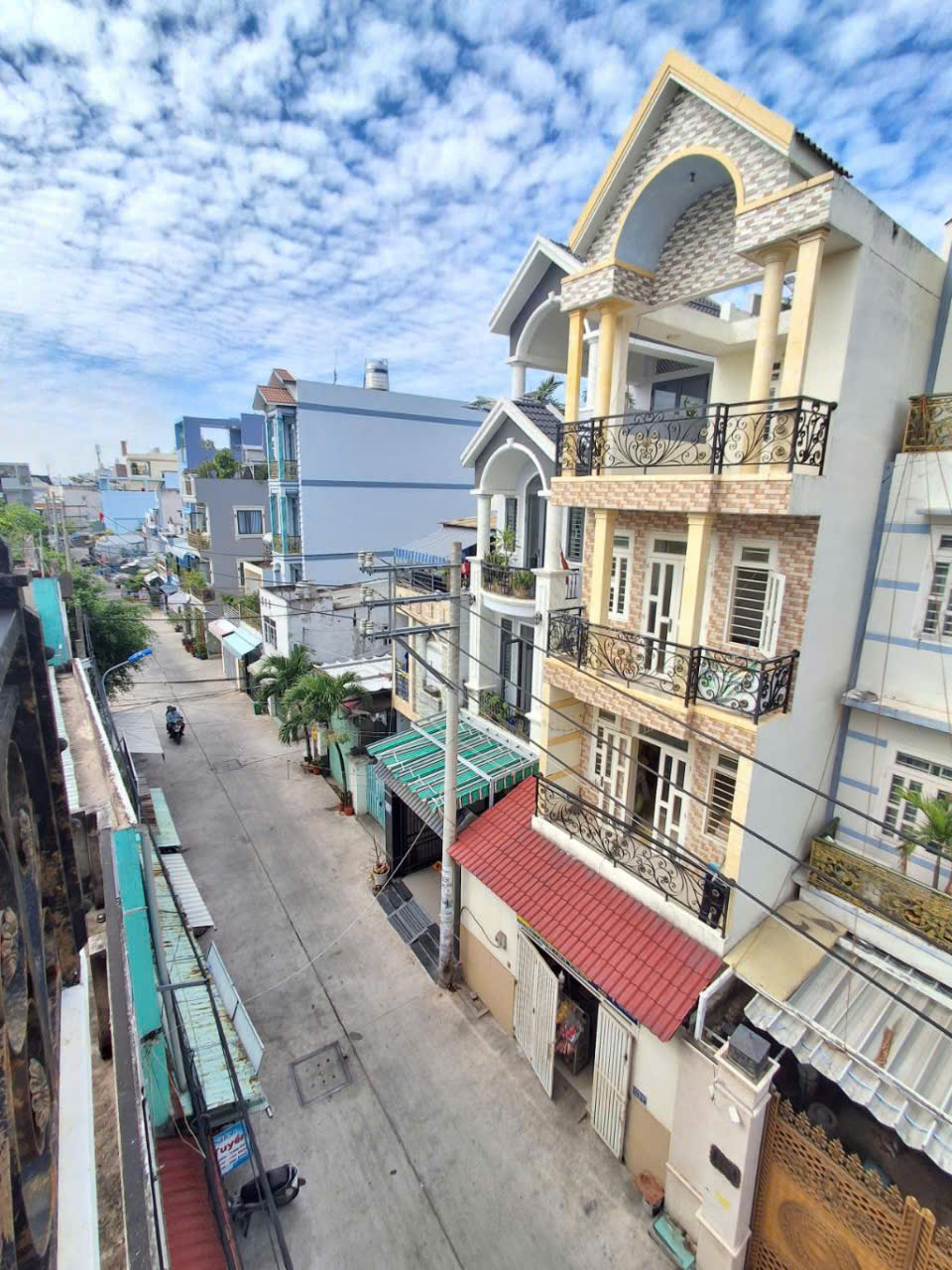 BÁN NHÀ HƯƠNG LỘ 2,GẦN NGÃ TƯ BỐN XÃ (4m x 14m x 5 TẦNG) 7,5 TỶ TL