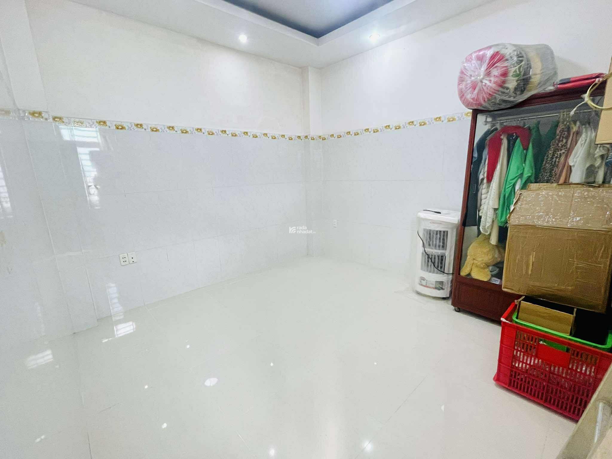 NHÀ HXH THÍCH QUẢNG ĐỨC 5 TẦNG 6 PN - 56m2 (4.6  12) - 10.5 TỶ