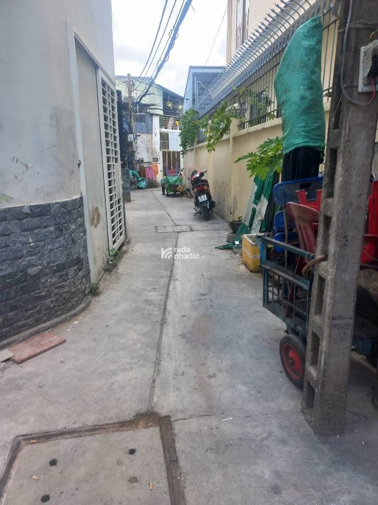 Nhà đẹp 3 tầng SHR Giá chỉ hơn 3 tỷ tại Bình Đông