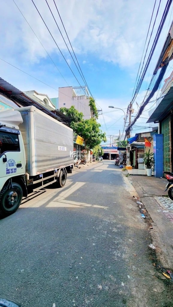 NGAY CHỢ VẢI, HẺM XE HƠI PHÚ THỌ HÒA, TÂN PHÚ, 40M2 HIẾM CÓ. GIẢM 550TR CHỈ CÒN 3.85T TL TỐT
