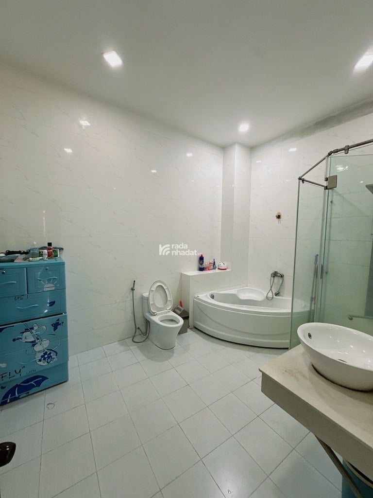 Nhà Đẹp 4 Tầng - Khu Vip Tân Phú Ngay Trường Cấp 3 Trần Phú Sát Chợ Tân Hương - Hẻm Nhựa Oto 