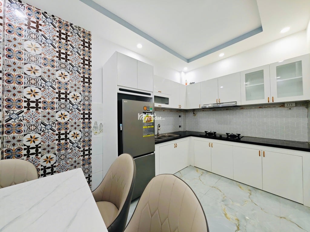 Bán nhà ôtô đổ cửa, full nội thất, 3pn, 4m x 10m, Thống Nhất  Vấp, 4 tỷ bé