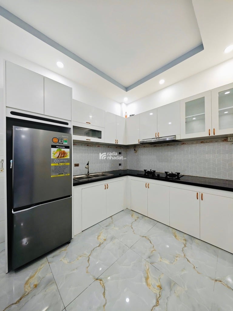 Bán nhà ôtô đổ cửa, full nội thất, 3pn, 4m x 10m, Thống Nhất  Vấp, 4 tỷ bé