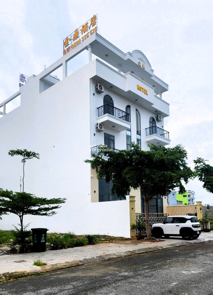 BÁN GẤP NỀN ĐẤT 260m2 FULL THỔ CƯ GIÁ RẺ , CÁCH VÒNG XOAY PHÚ LÂM Q6 CHỈ 20P DI CHUYỂN