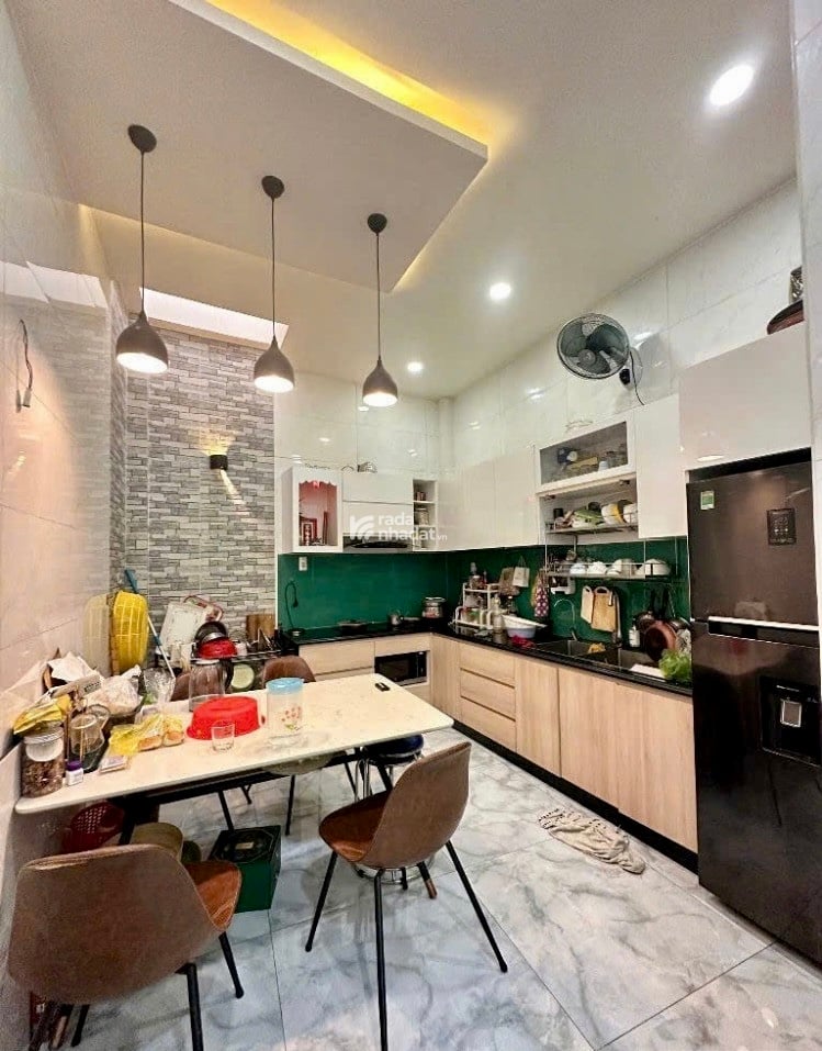 Chủ nhà ký gửi nhà mềm để bán nhanh 3tỷ550, DT 41m2 đường Yên Thế, phường 2, Quận Tân Bình