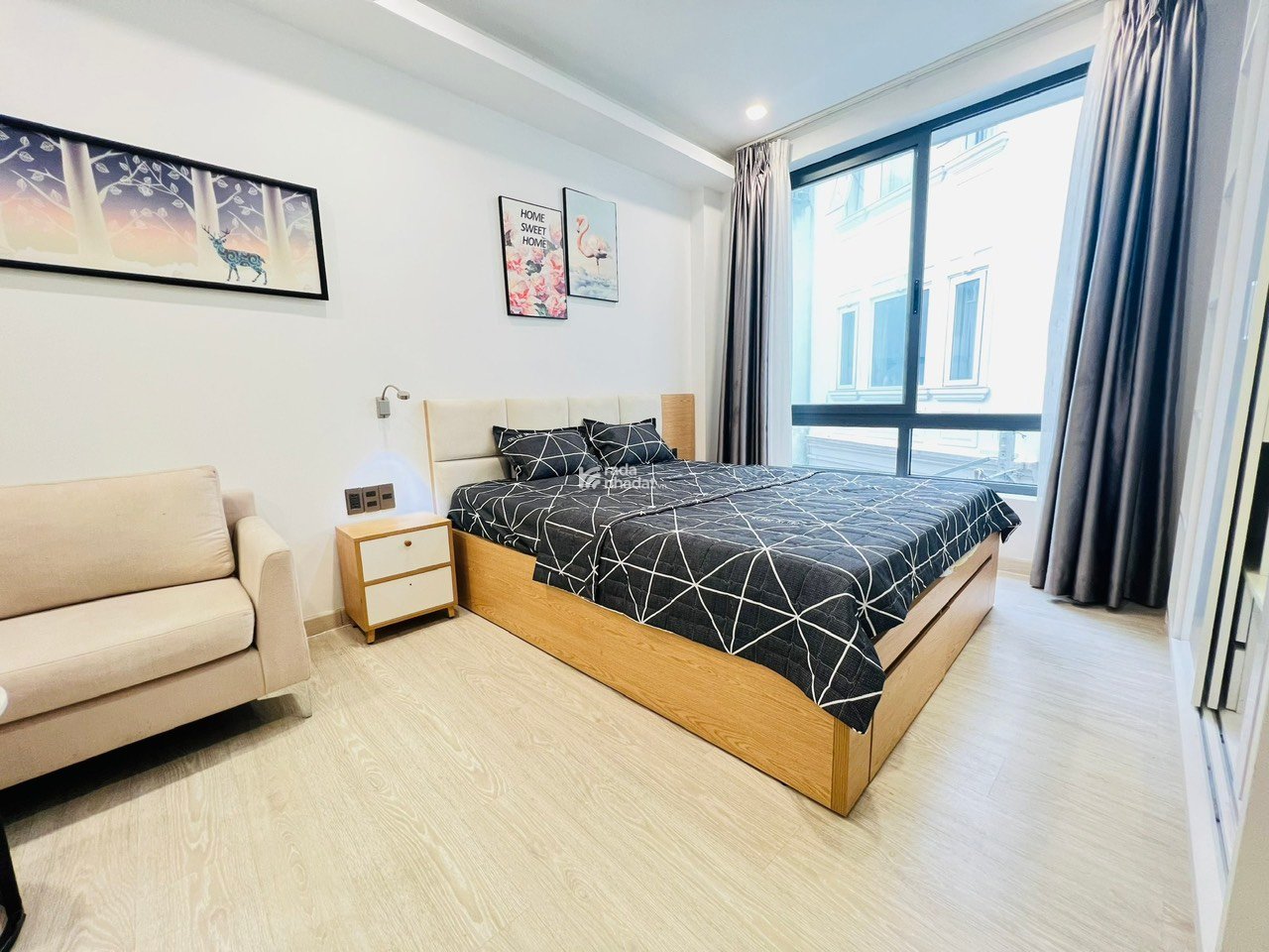 Cho thuê căn hộ quận 1, thang máy, có dịch vụ dọn phòng gần cầu Thị Nghè, Thảo Cầm Viên