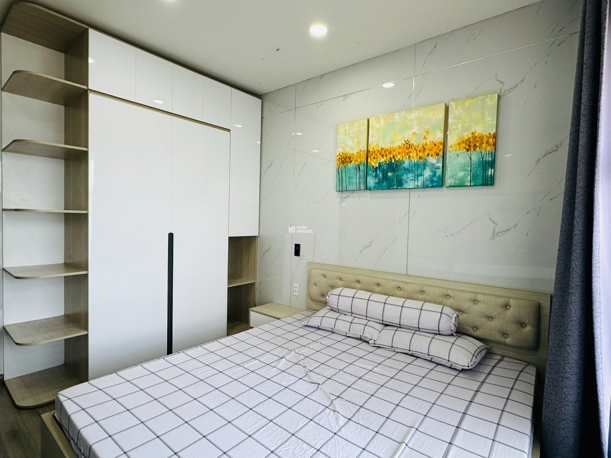CẦN CHO THUÊ CĂN PENTHOUSER ÔM TRỌN 4 VIEW 140 M2 ,3 PN ,GIÁ 59 TRIỆU LH 0766 827 ***