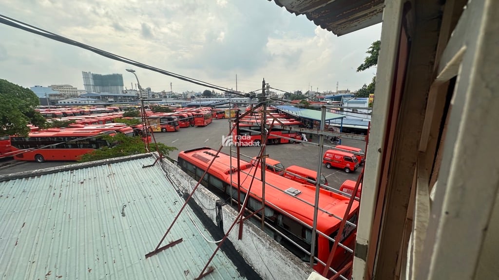 BÁN NHÀ SAU BẾN XE MIỀN TÂY DIỆN TÍCH 35  2 lầu GIÁ 2TY1 TL trí hẻm oto đậu cửa