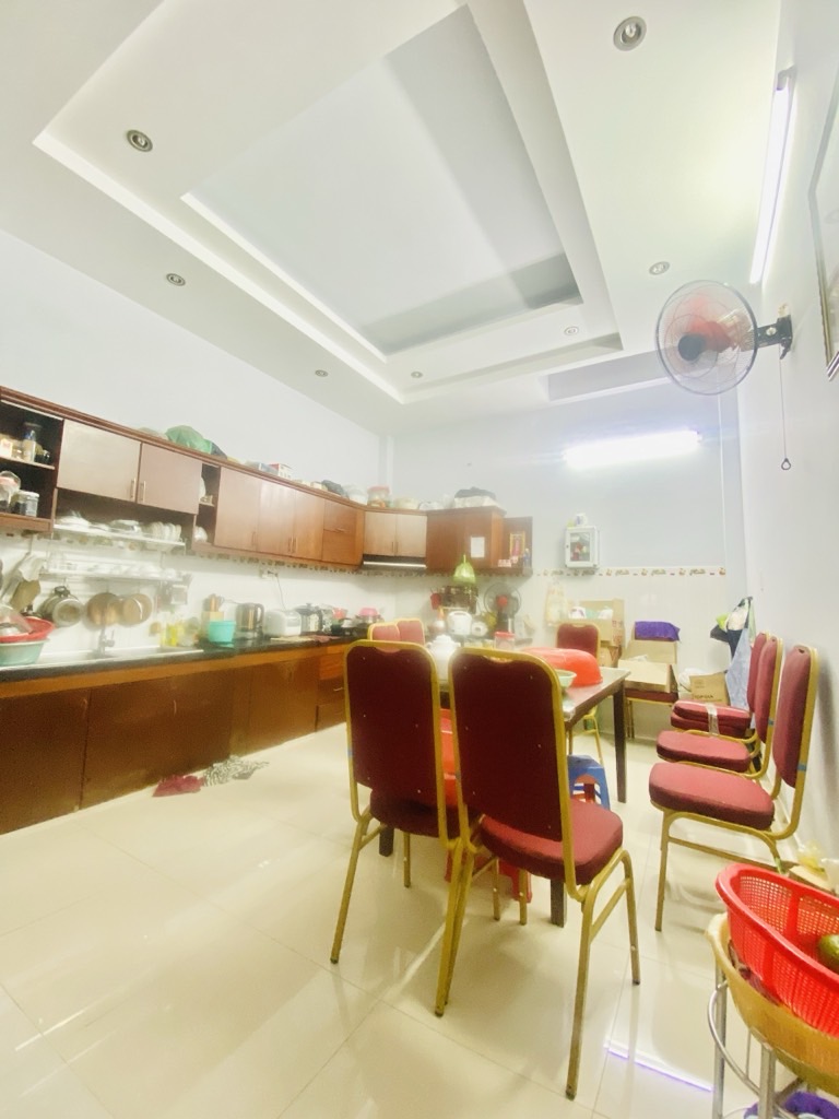 TRUNG TÂM TÂN PHÚ HXH 4 TẦNG 80M2