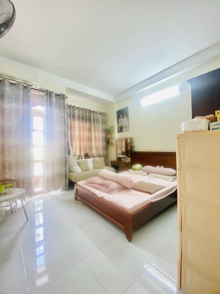TRUNG TÂM TÂN PHÚ HXH 4 TẦNG 80M2