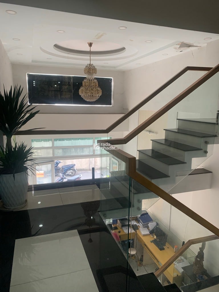 BÁN NHÀ 5 TẦNG, ÔTÔ TRONG NHÀ, SÁT TRƯỜNG CHINH, PHAN HUY ÍCH F15 TÂN BINH, 8 TỶ TÍ