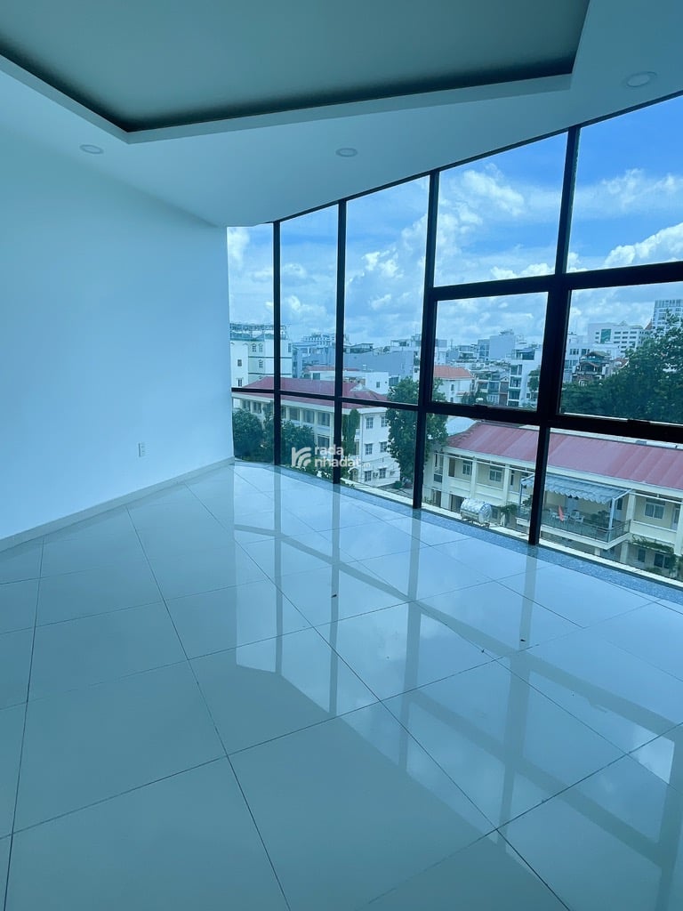 NHÀ 7 TẦNG - KHU K300 - TÂN BÌNH - NGANG KHỦNG 18M - DTCN 173M2 - DÒNG TIỀN 200TR / THÁNG - GIÁ 54 