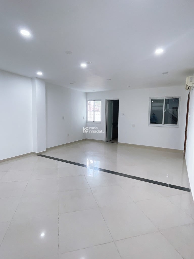 NHÀ 7 TẦNG - KHU K300 - TÂN BÌNH - NGANG KHỦNG 18M - DTCN 173M2 - DÒNG TIỀN 200TR / THÁNG - GIÁ 54 