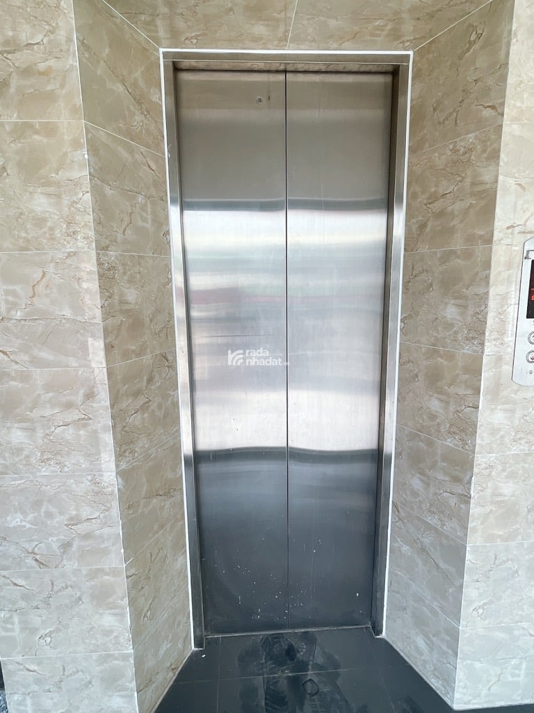 NHÀ 7 TẦNG - KHU K300 - TÂN BÌNH - NGANG KHỦNG 18M - DTCN 173M2 - DÒNG TIỀN 200TR / THÁNG - GIÁ 54 