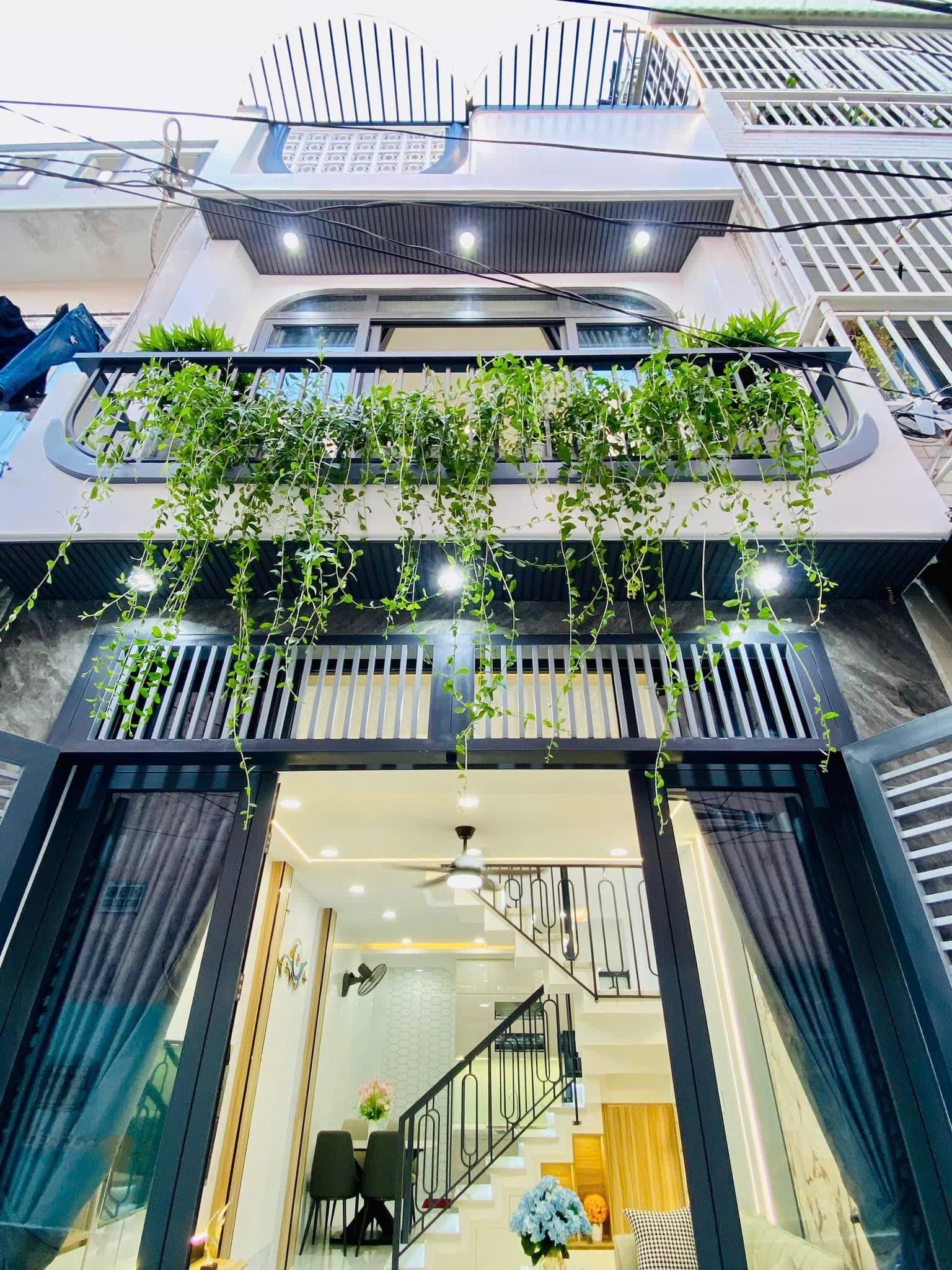 Bán nhà riêng tại Nguyễn Thiện Thuật P3 Q3 giá 2tỷ450 DT 31.36m2