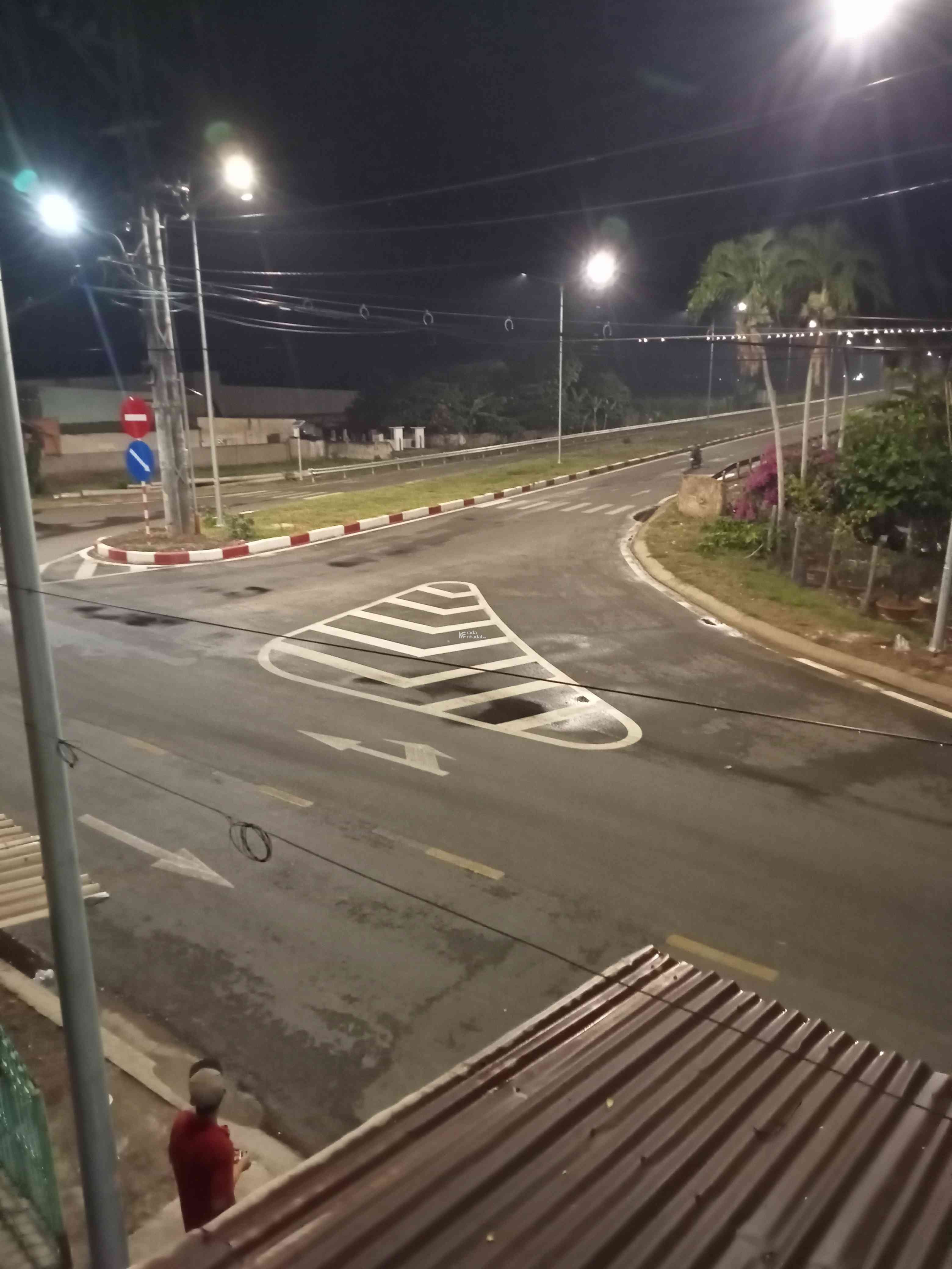 Bán nhà mặt phố.Nha 1 trệt 1 lâu . Gần chợ.Gan bên phà.Duong lớn thuận lợi kinh doanh.Gia 3 tỷ 500 