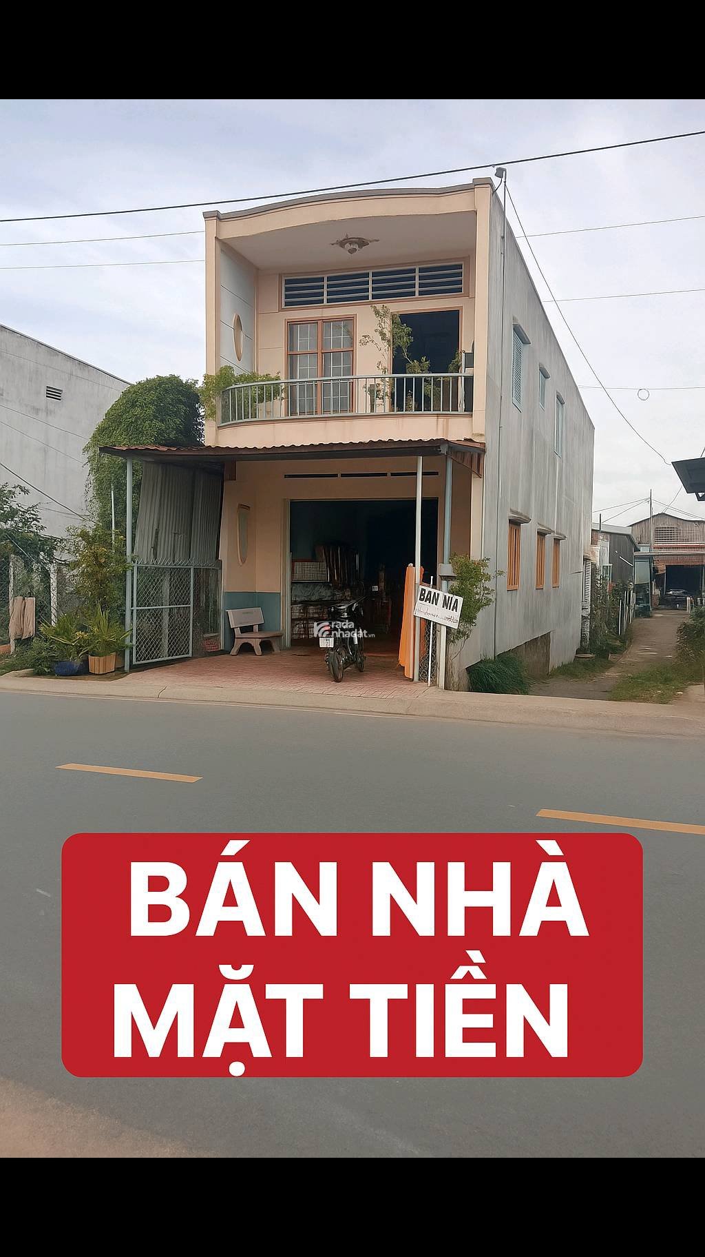 Bán nhà mặt phố.Nha 1 trệt 1 lâu . Gần chợ.Gan bên phà.Duong lớn thuận lợi kinh doanh.Gia 3 tỷ 500 
