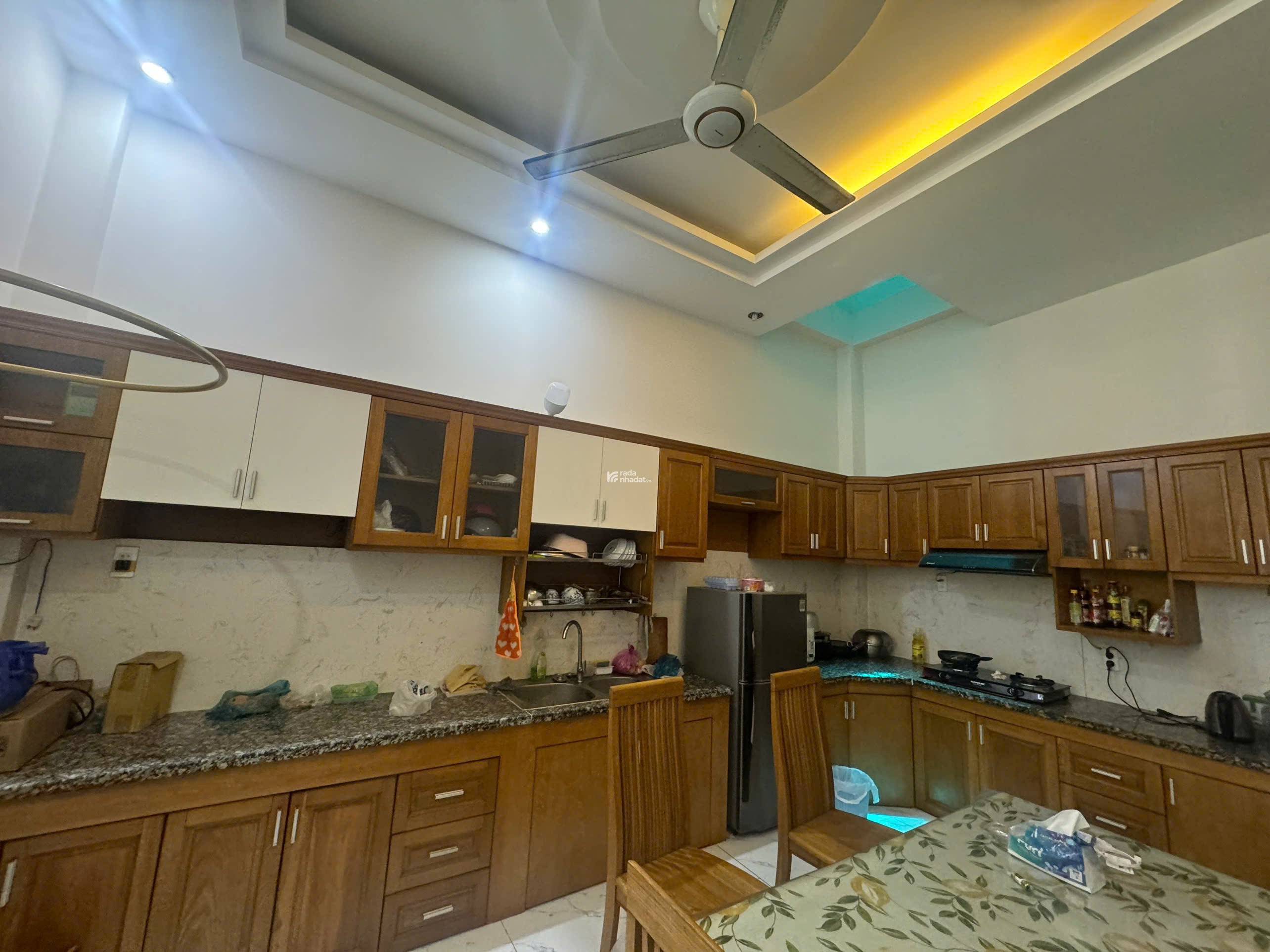 Bán Nhà Mặt tiền kinh đường Tân Hương, Tân Phú, DT: 4.2 x 24.2, Giá bán 15 tỷ.