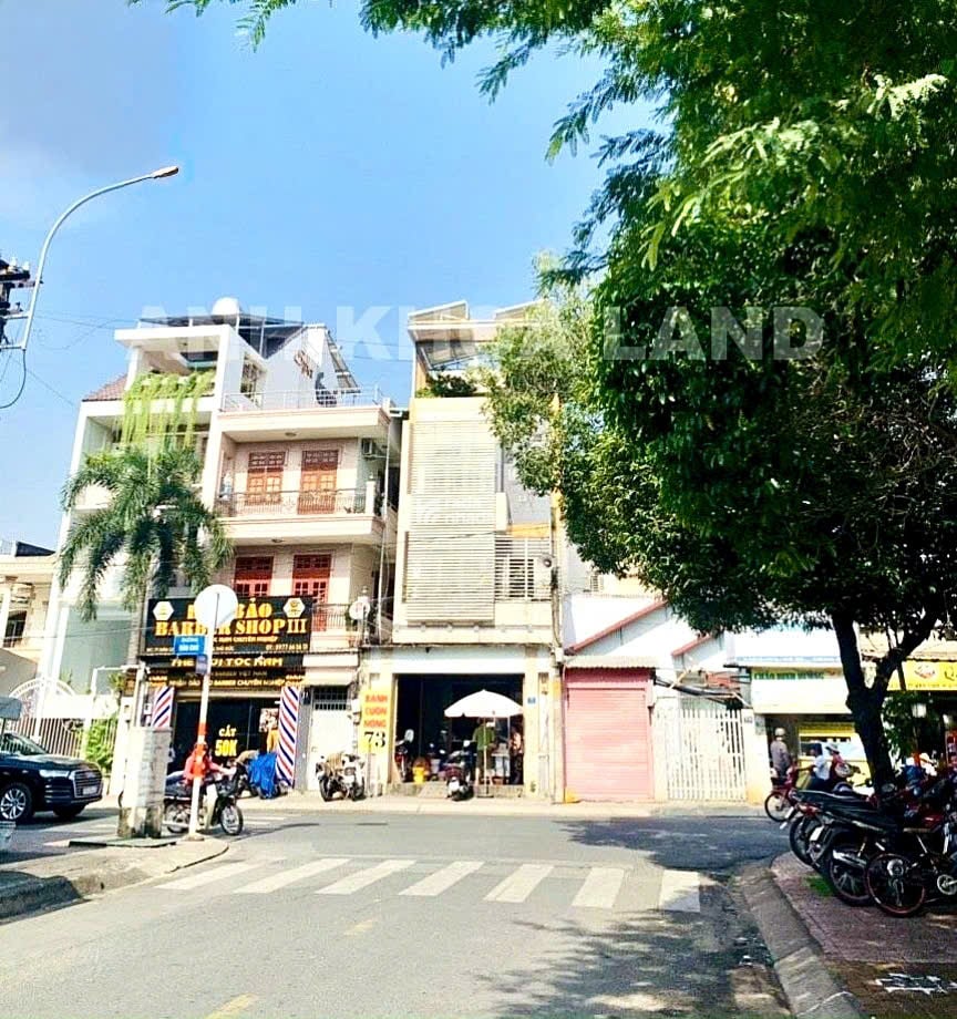 BÁN NHÀ MẶT TIỀN NGÃ 4 THỦ ĐỨC  1 Trệt 1 Lầu, 4PN, HĐT 32 triệu/tháng Bình Thọ Đầu tư sinh lời cao