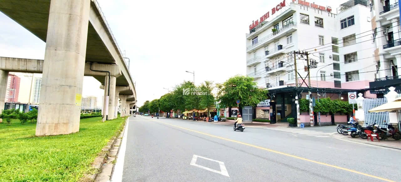 BÁN NHÀ MẶT TIỀN NGÃ 4 THỦ ĐỨC  1 Trệt 1 Lầu, 4PN, HĐT 32 triệu/tháng Bình Thọ Đầu tư sinh lời cao