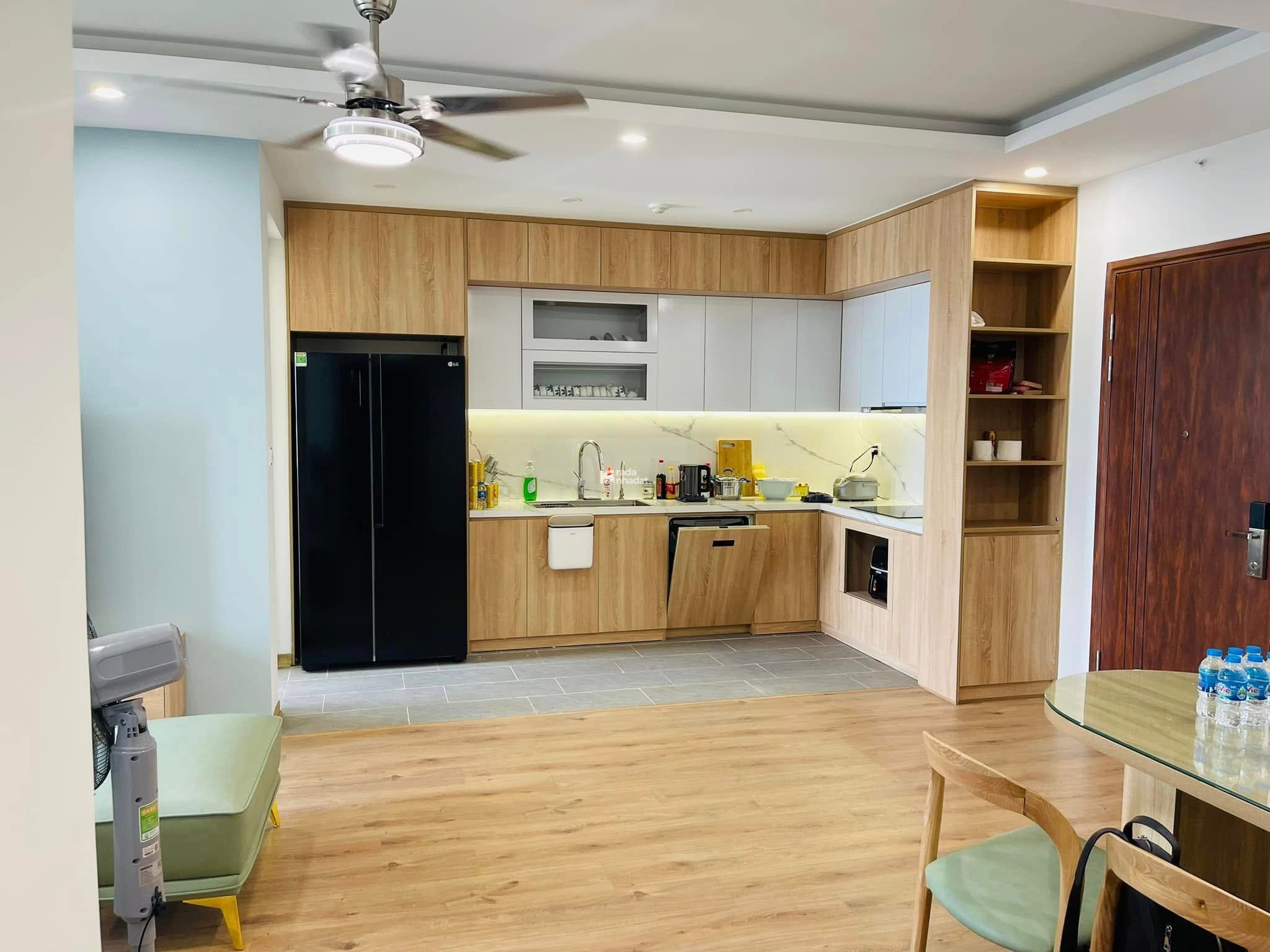 Cho thuê căn hộ cao cấp tại chung cư D2 - Giảng Võ 120m2, 3PN view hồ tầng cao giá 17 triệu/tháng