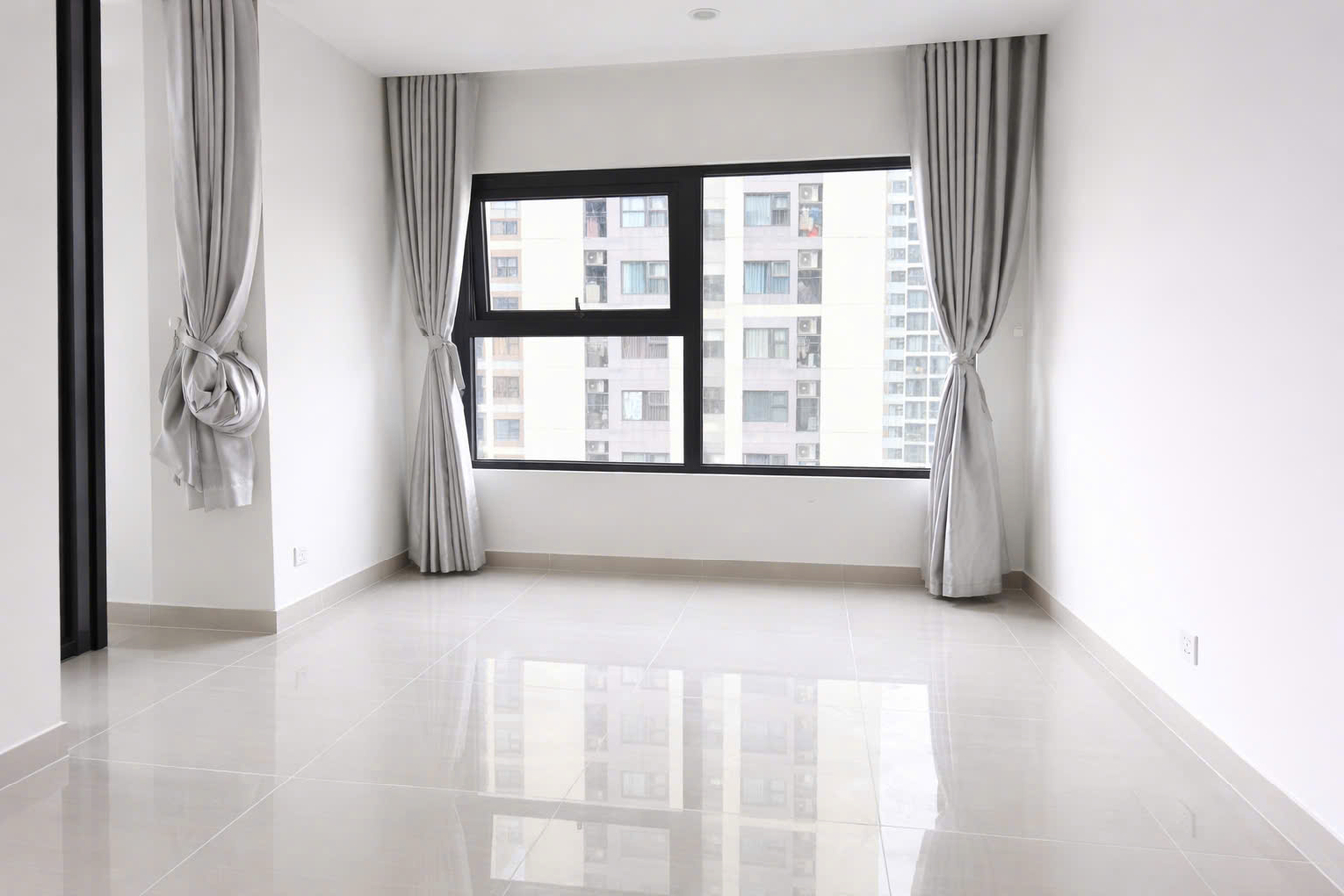 Cần bán 2PN1 69,20m2, phân khu The Rainbow, giá tốt 3,19tỷ