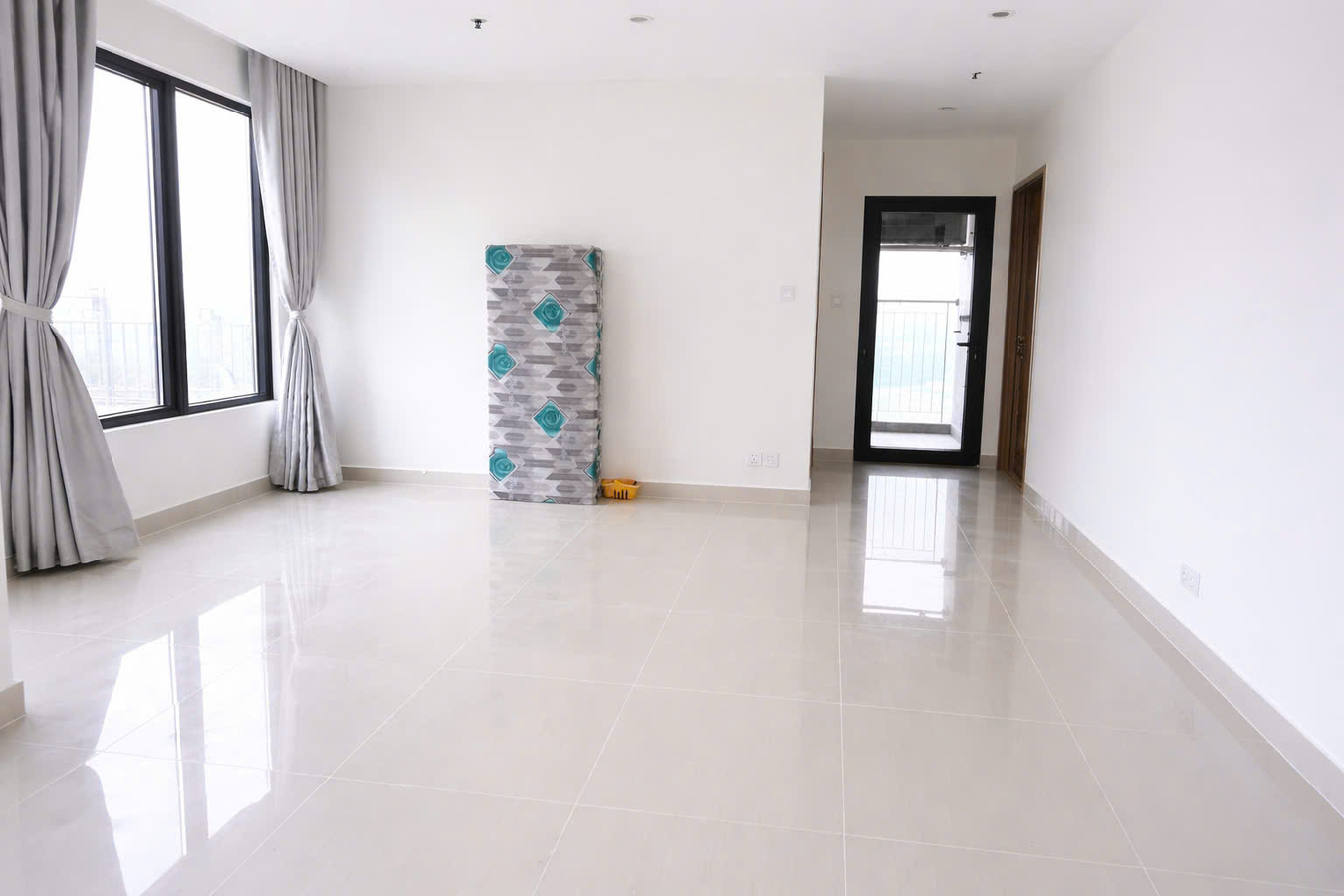 Cần bán 2PN1 69,20m2, phân khu The Rainbow, giá tốt 3,19tỷ