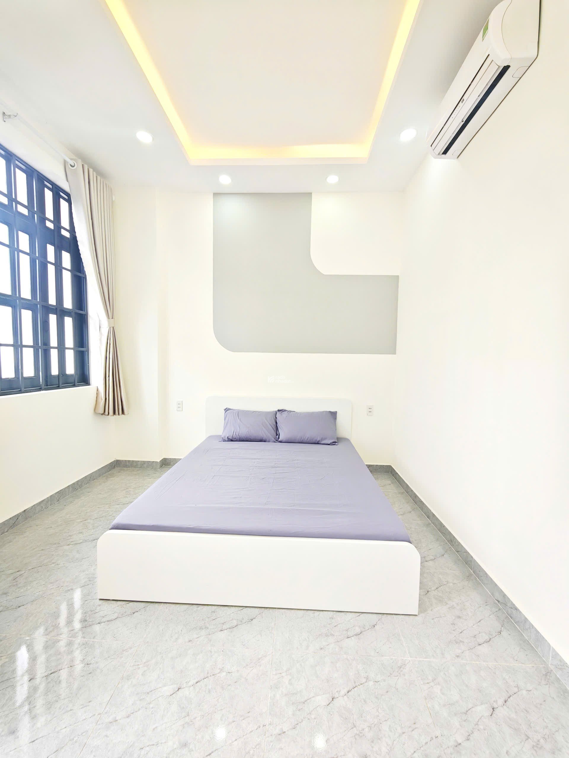 NHÀ ĐẸP TẶNG TOÀN BỘ NỘI THẤT  4.30X12 CÔNG NHẬN ĐỦ 50M2, 1 TRỆT 2 LẦU SÂN THƯỢNG.CÓ 5 PHÒNG NGỦ .