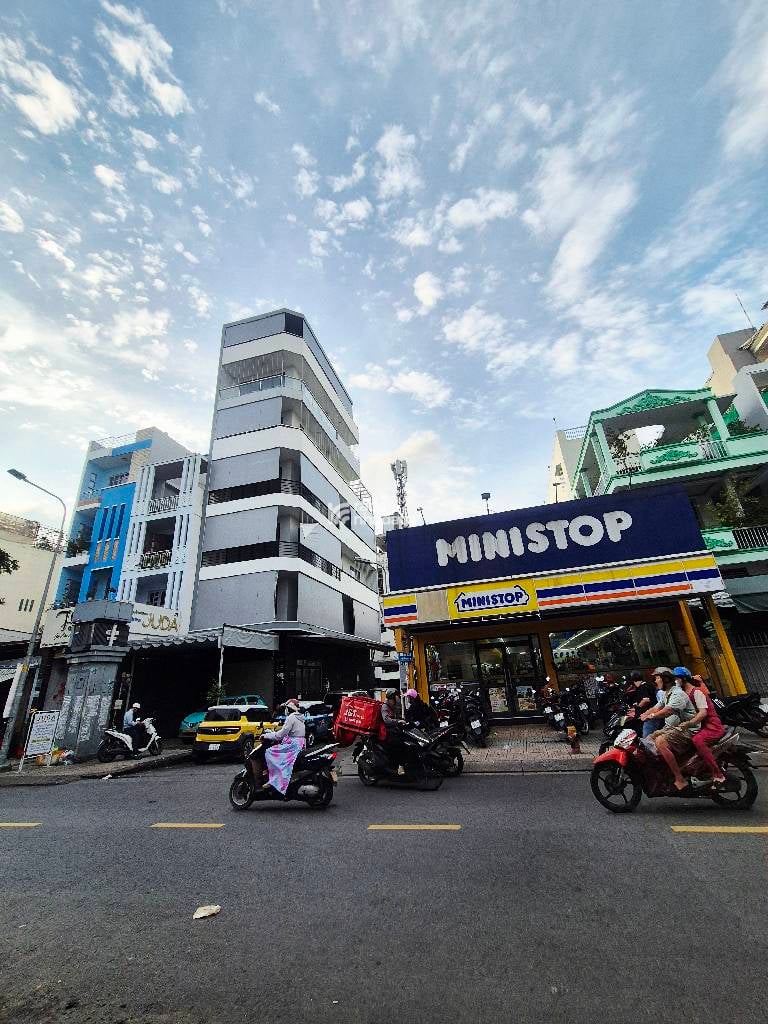 BÁN NHÀ PHẠM VĂN CHÍ 73M2 5PN 6.X TỶ GẦN CHỢ BÌNH TIÊN QUẬN 6 KHU NGƯỜI HOA Ở ĐÔNG