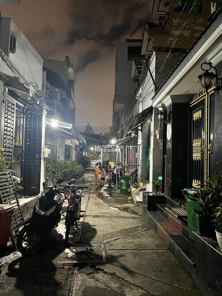 BÁN NHÀ LÊ ĐÌNH CẨN BÌNH TÂN 68M2 3 TẦNG BTCT 3.75 TỶ 4PN SÁT CHỢ TÊN LỬA