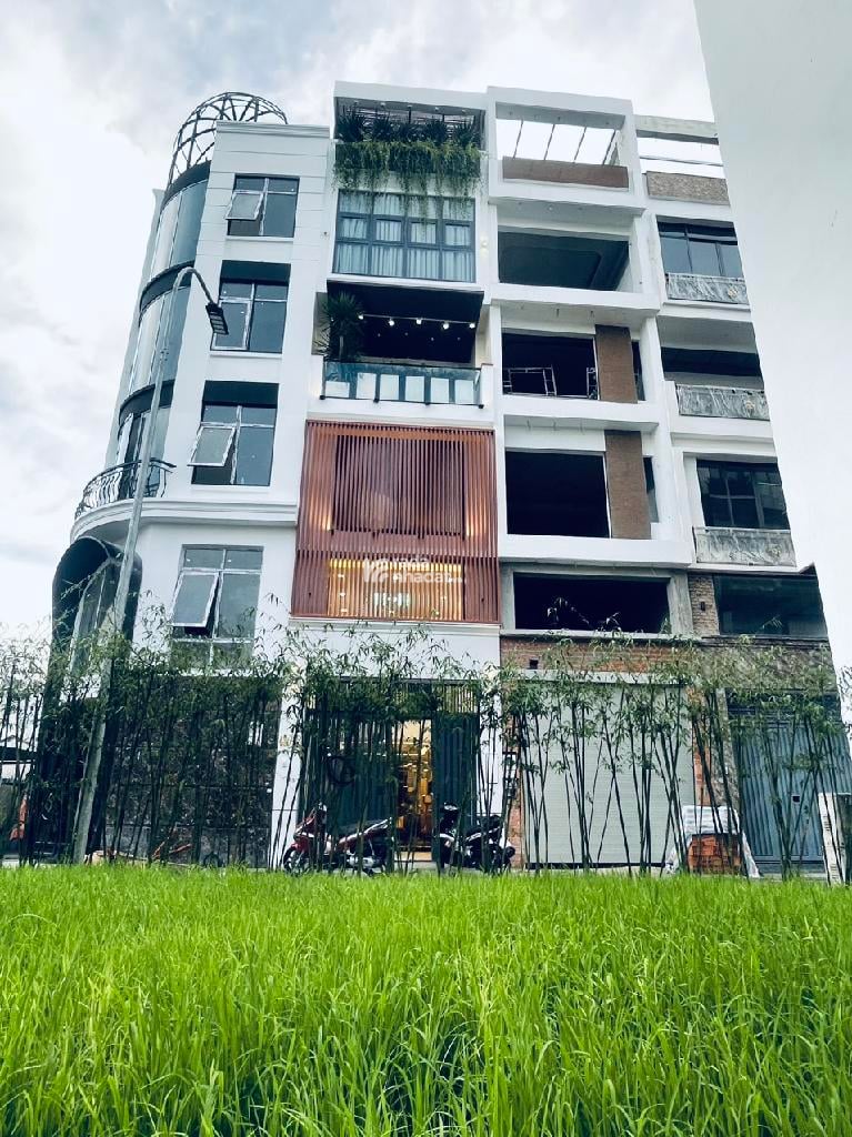 BÁN NHÀ THỐNG NHẤT - PHƯỜNG 11 - 6 LẦU THANG MÁY - NGANG 4.1 x 11m - CHỈ 12.5 TỶ