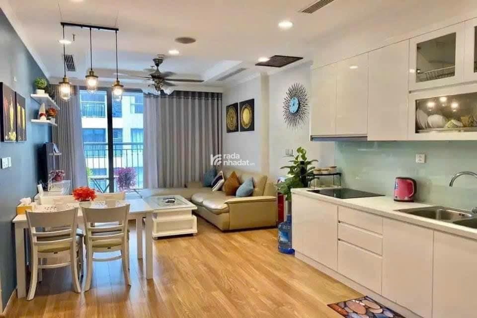 Cho thuê căn 70m(2pn2vs) Hà Nội Homeland, cách cầu Long Biên 3km. Nội thất đầy đủ. Giá 9,5tr/tháng