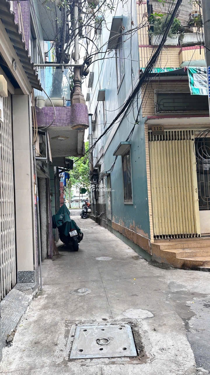Giời ạ - Sát MT Trường Sa - Nhà Nhỏ 16m2 - Giá Tốt 2 tỷ 5 tl .