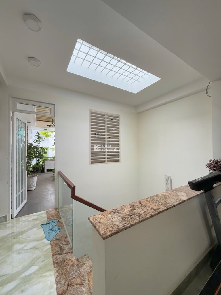 BÁN NHÀ LẠC LONG QUÂN 61M2 3 TẦNG BTCT NỞ HẬU TẶNG NỘI THẤT 7.3 TỶ NGÃ TƯ BẢY HIỀN