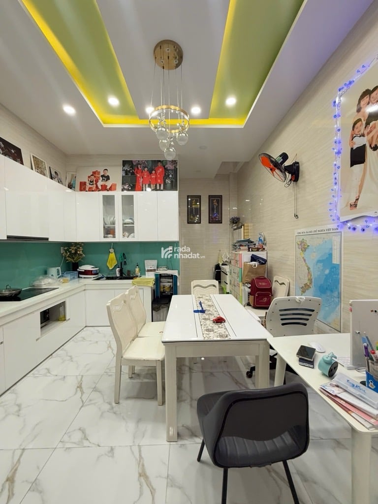BÁN NHÀ LẠC LONG QUÂN 61M2 3 TẦNG BTCT NỞ HẬU TẶNG NỘI THẤT 7.3 TỶ NGÃ TƯ BẢY HIỀN