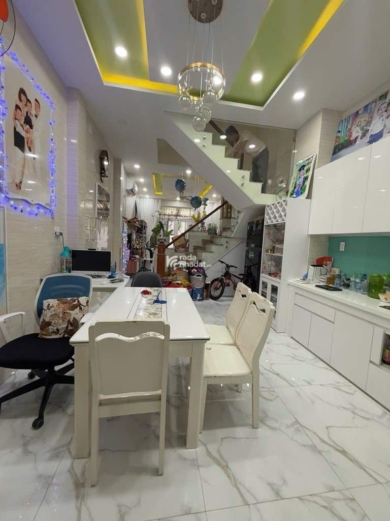BÁN NHÀ LẠC LONG QUÂN 61M2 3 TẦNG BTCT NỞ HẬU TẶNG NỘI THẤT 7.3 TỶ NGÃ TƯ BẢY HIỀN