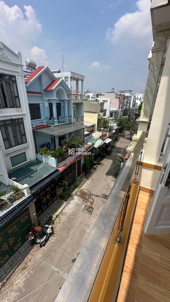 BÁN NHÀ TCH10 TRUNG MỸ TÂY - QUẬN 12 - DIỆN TÍCH 63m - NHÀ 4 TẦNG BTCT - OTO VÀO NHÀ - CHỈ 6.5 TỶ.