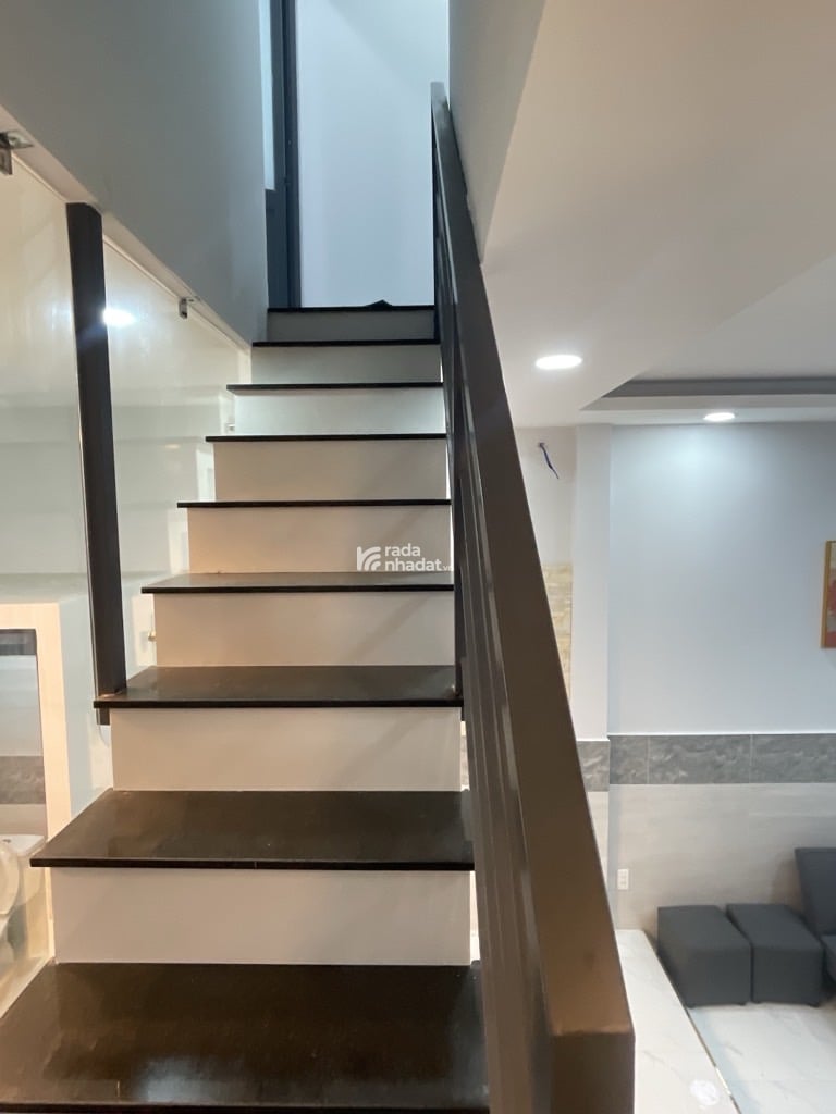 NHÀ 2 TẦNG BTCT - SÁT MẶT TIỀN PHÚ THỌ HOÀ - NGANG KHỦNG GẦN 8M - DTCN 33M2 - NHÀ MỚI Ở NGAY - GIÁ