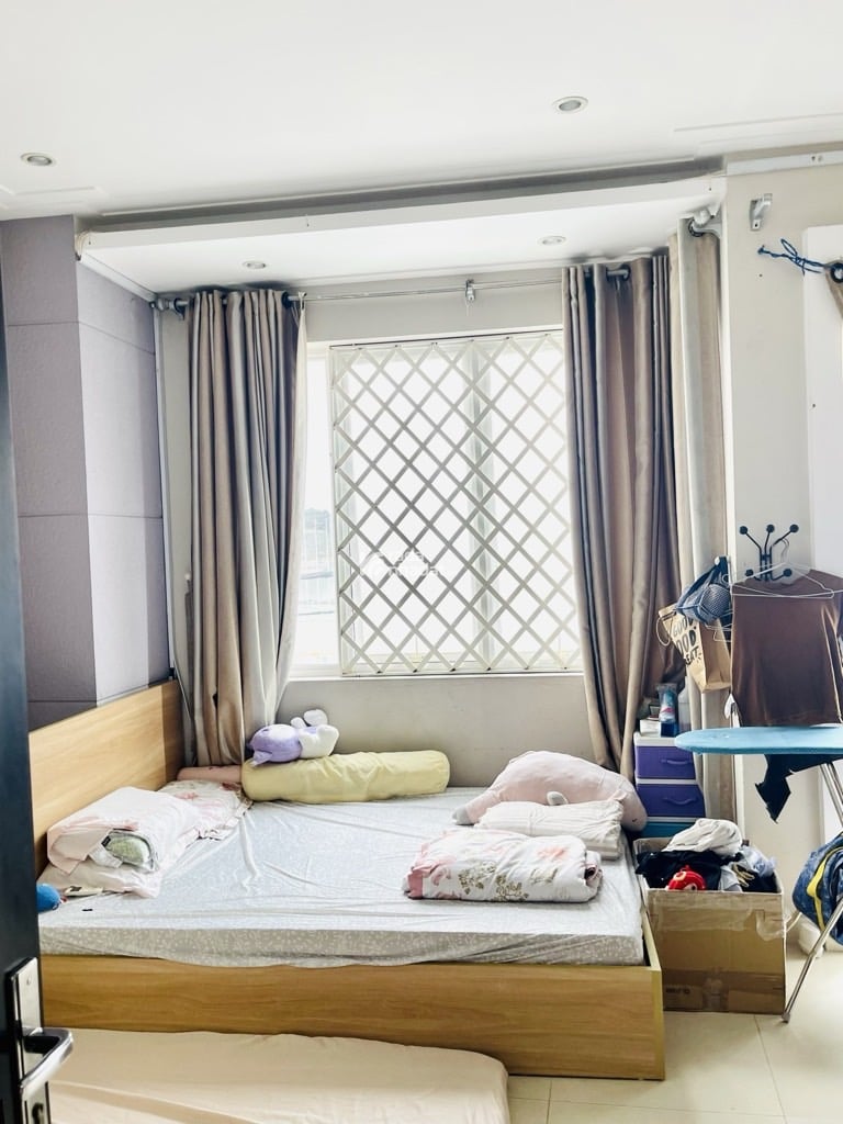 NHÀ  MẶT TIỀN NGUYỄN CẢNH CHÂN NỖI DÀI  – NGANG 5M – 4PN – HẺM TRƯỚC NHÀ GẦN 5M – DÂN TRÍ CAO