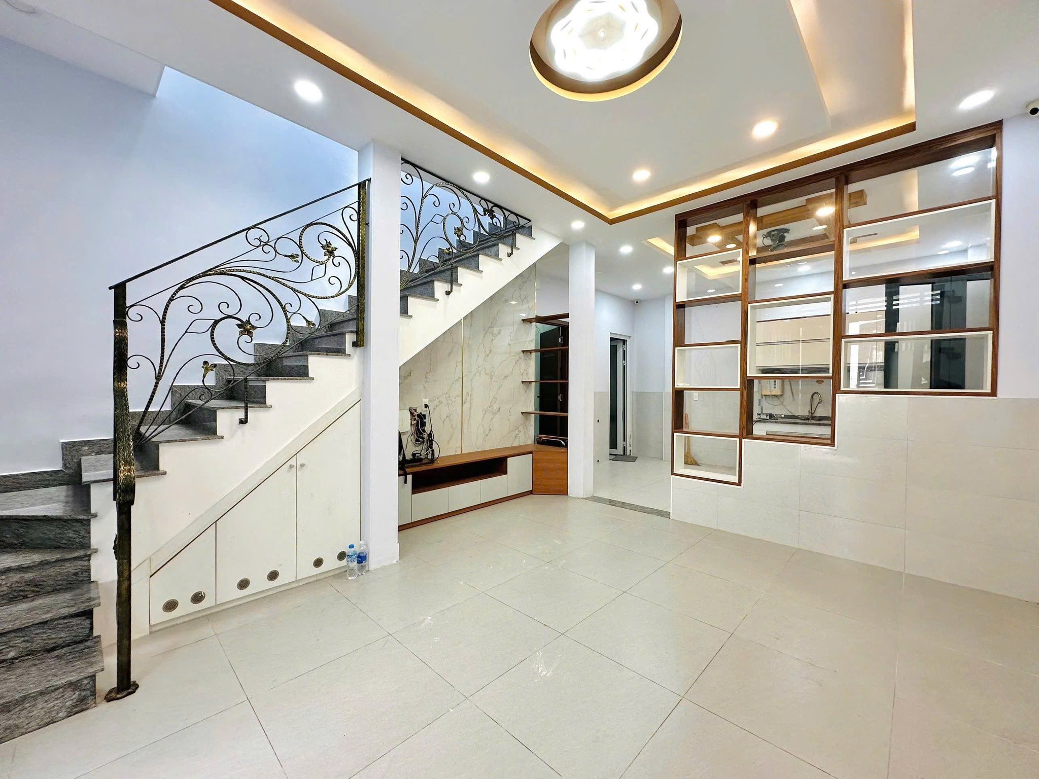 Chính chủ cần bán gấp nhà Cách Mạng Tháng 8, Phường 11, Quận 3, Giá 3 tỷ 185 / 45m2 