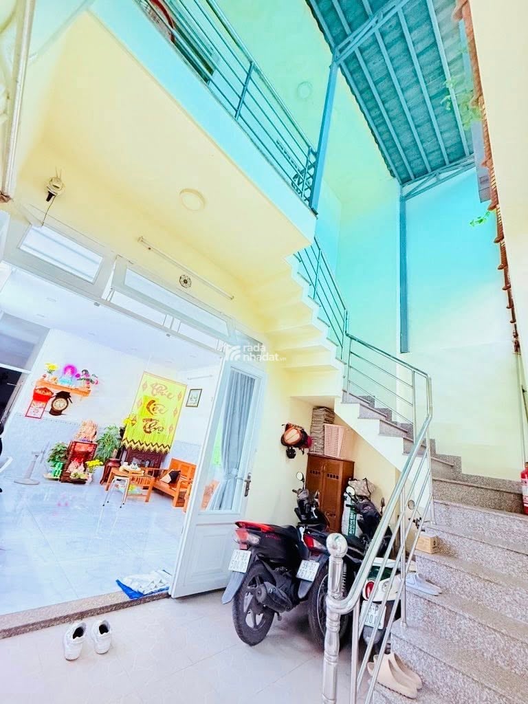 BÁN NHÀ NGAY CỤM ĐH CÔNG THƯƠNG  HXH TRÁNH THÔNG  3 TẦNG ĐẸP  7PN  88M NGANG 5 NỞ HẬU GIÁ 10 TỶ