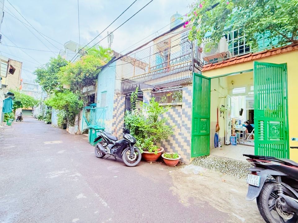 BÁN NHÀ NGAY CỤM ĐH CÔNG THƯƠNG  HXH TRÁNH THÔNG  3 TẦNG ĐẸP  7PN  88M NGANG 5 NỞ HẬU GIÁ 10 TỶ