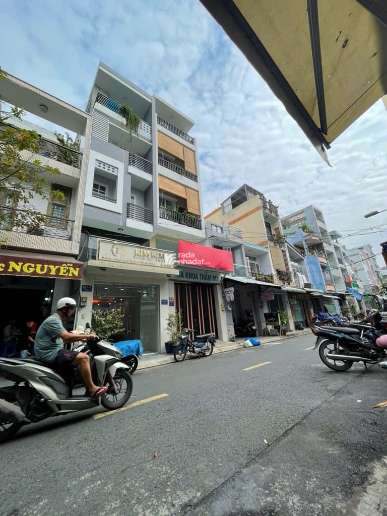 NHÀ ĐẸP 5 TẦNG - MẶT TIỀN ĐƯỜNG - KDC BÌNH PHÚ - HIẾM NHÀ BÁN