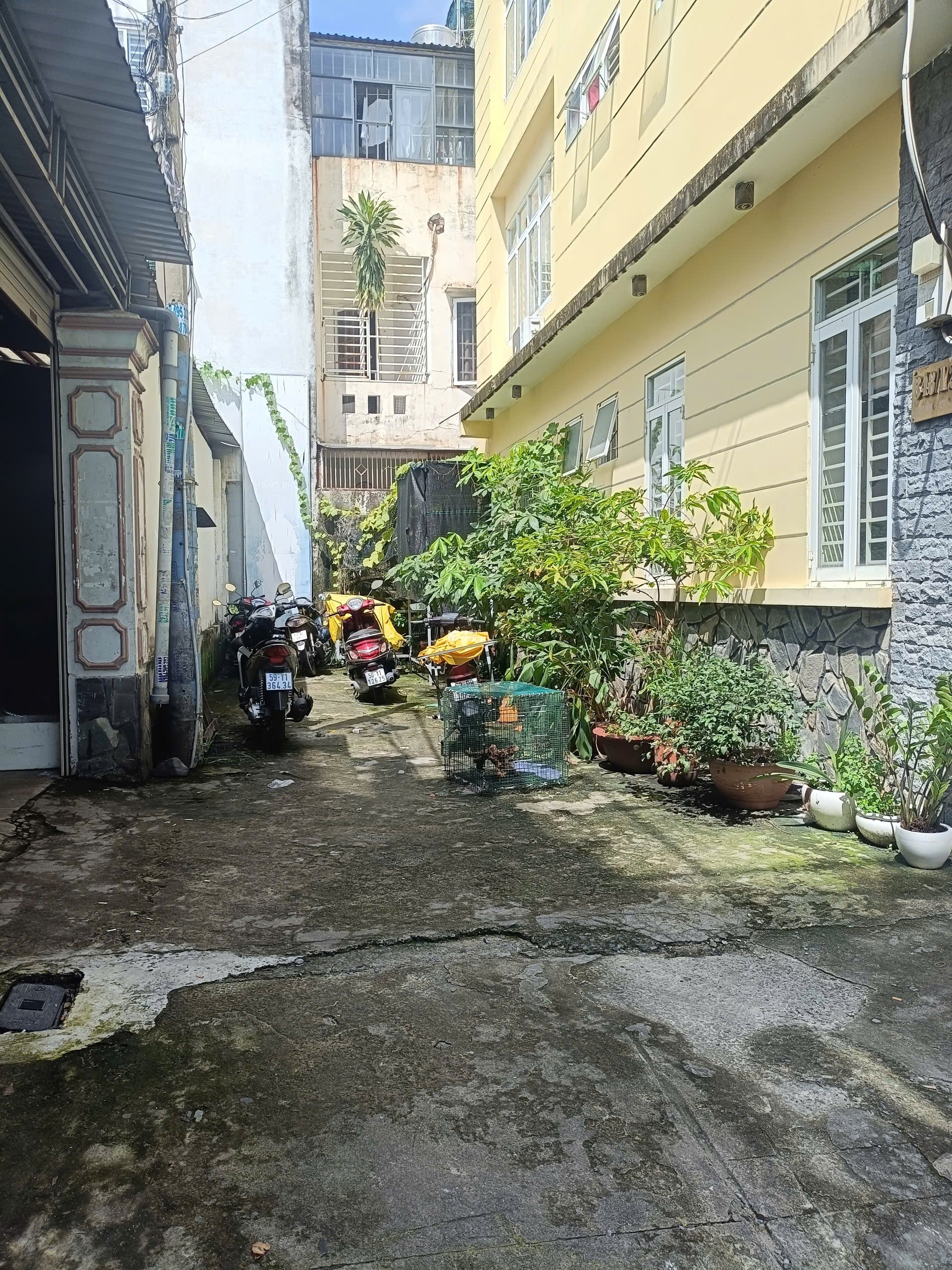 NHÀ ĐẸP HẺM XE HƠ TÂN SƠN NHÌ, TÂN PHÚ