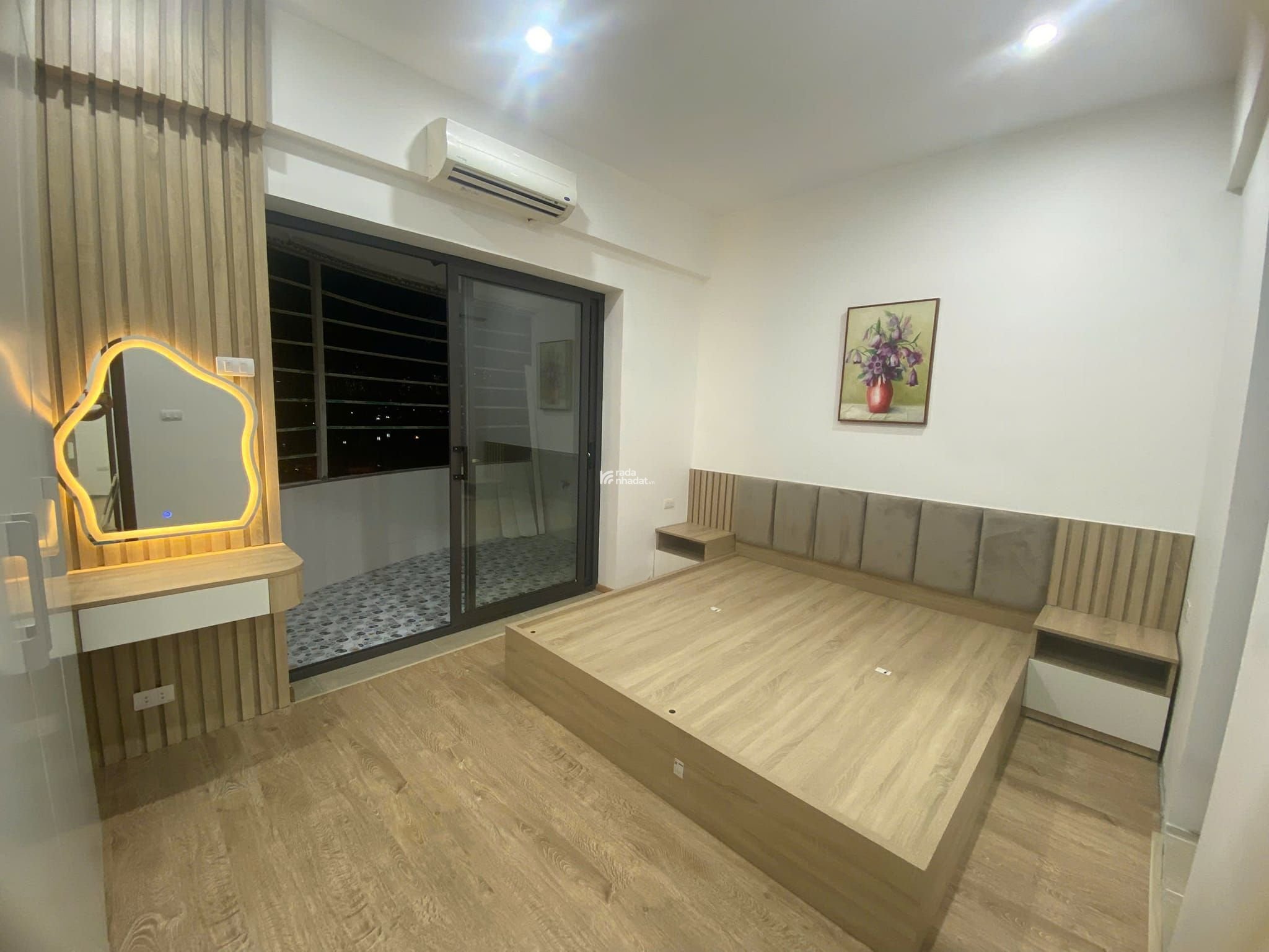 Bán CC VP3 Linh Đàm, 5,2 tỷ, 93m2, 3PN, 2WC, pháp lý đầy đủ, đẹp xuất sắc